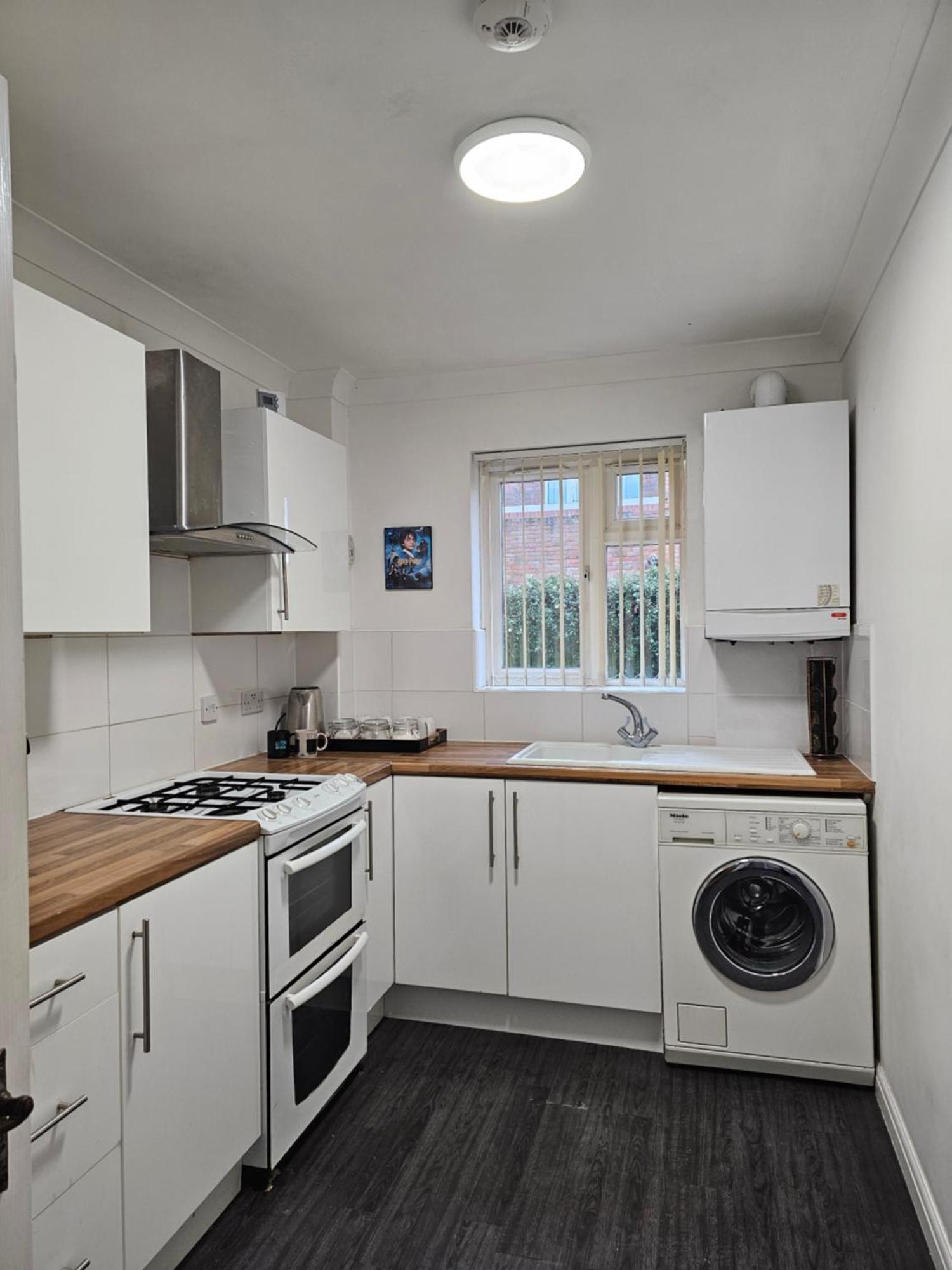 Harry Potter Hogwarts Apartment Watford  Zewnętrze zdjęcie