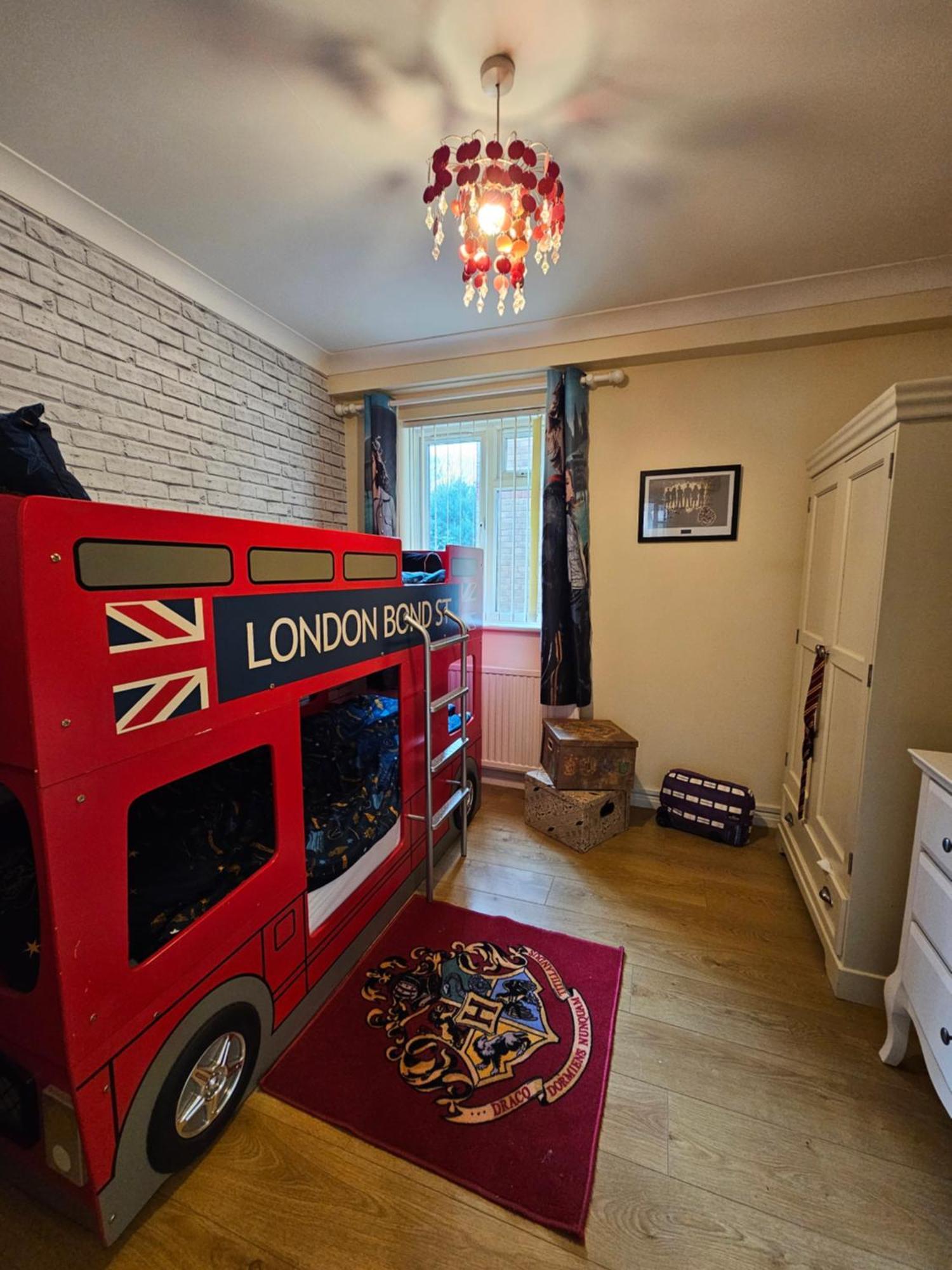 Harry Potter Hogwarts Apartment Watford  Zewnętrze zdjęcie
